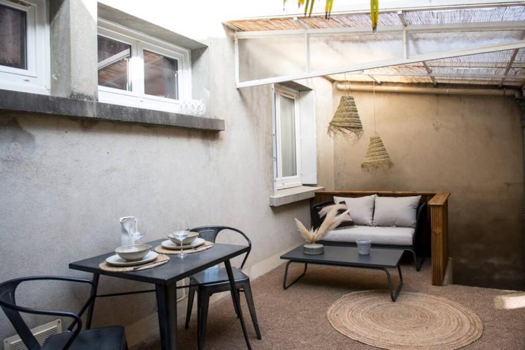 Ruelle-sur-TouvreL'Etage Et Son Patio公寓 外观 照片